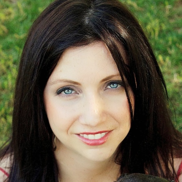 Meet your Posher, Kristin - Picture 1 of 1